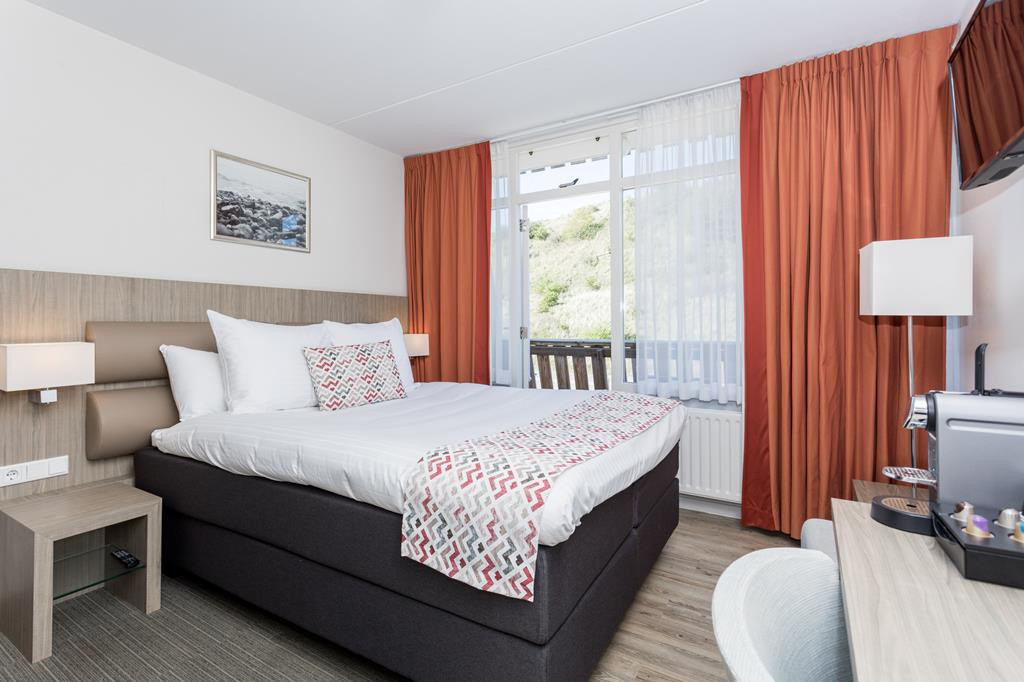 Strandhotel Westduin boek je eenvoudig bij TravelNoord